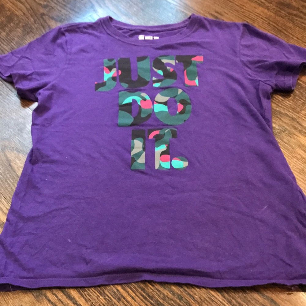 Nike tee